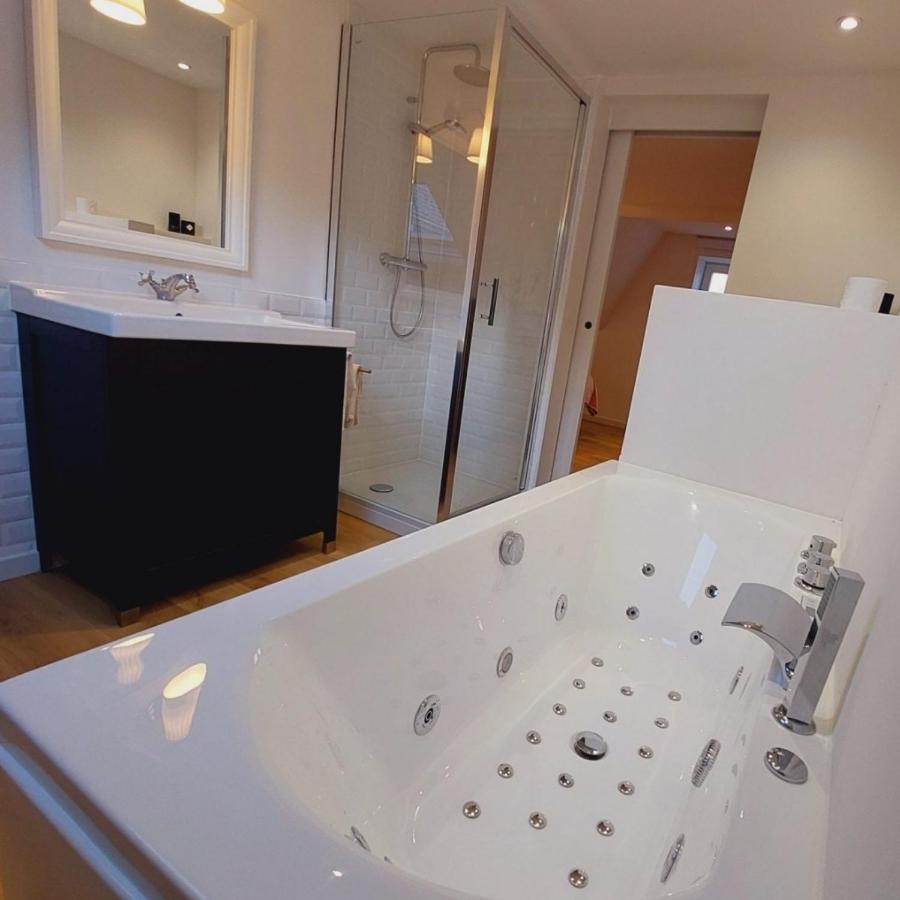 Appartement O Colombages à Les Biolles Extérieur photo